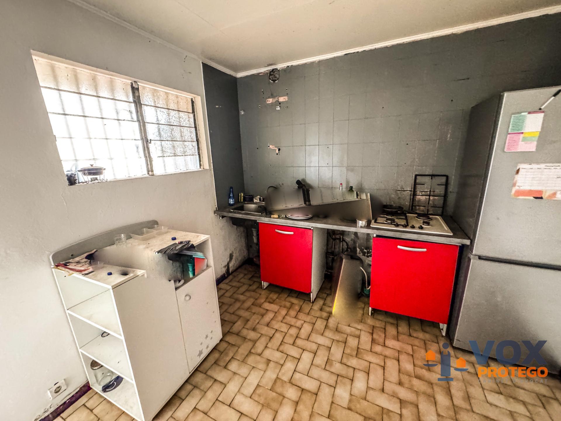 Maison F4 avec travaux à vendre – Trois Mares, Tampon