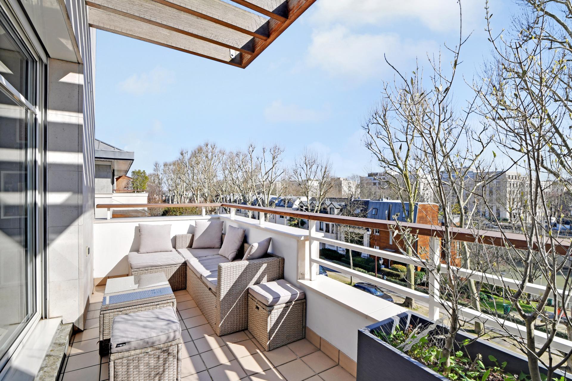 NEUILLY-SUR-SEINE - ÎLE DE LA JATTE - 104M2 - 3 CHAMBRES - 1 TERRASSE - 1 BALCON - 1 PARKING - DPE C